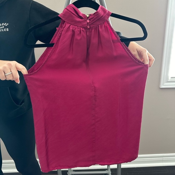 Silk magenta halter blouse. Size Medium - Picture 4 of 7